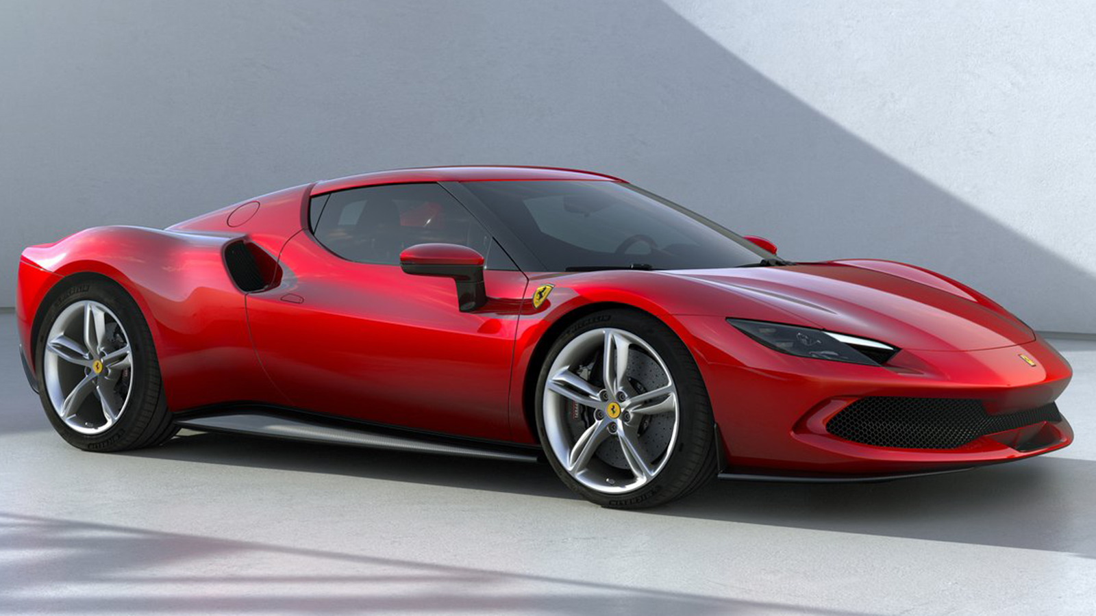 Η Ferrari 296 GTB PHEV διαθέτει ηλεκτρικό μοτέρ της Yasa. 
